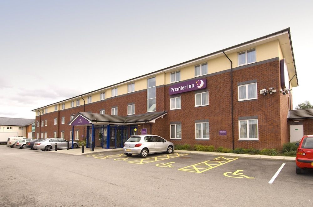 Premier Inn Warrington Central North 1