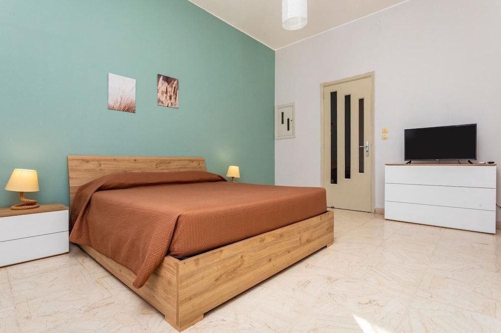 Nicola House 2