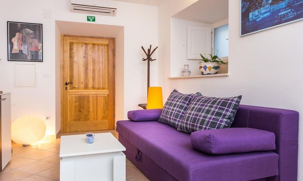 Nila's Place 1
