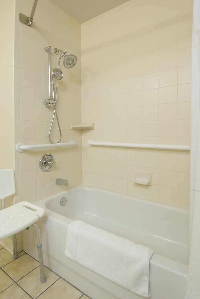 Holiday Inn Express MARSHALL by IHG 1