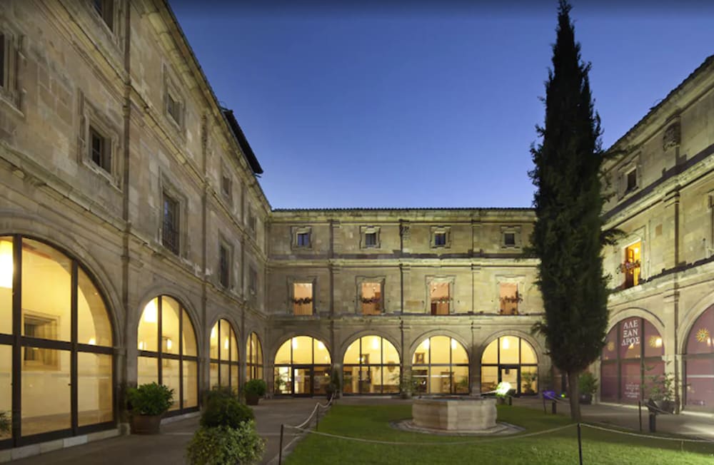 Hotel Real Colegiata San Isidoro 1