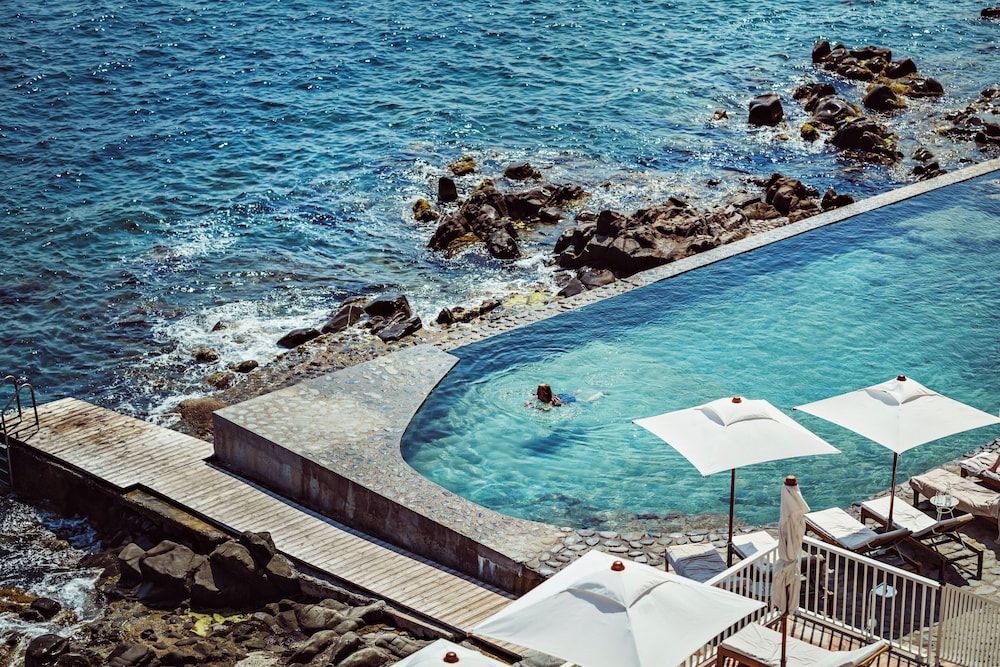 Les Roches Rouges, a Beaumier hotel 1