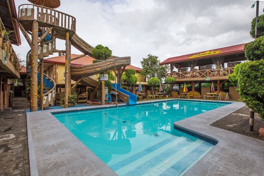 OYO 588 Sunrock Resort 1