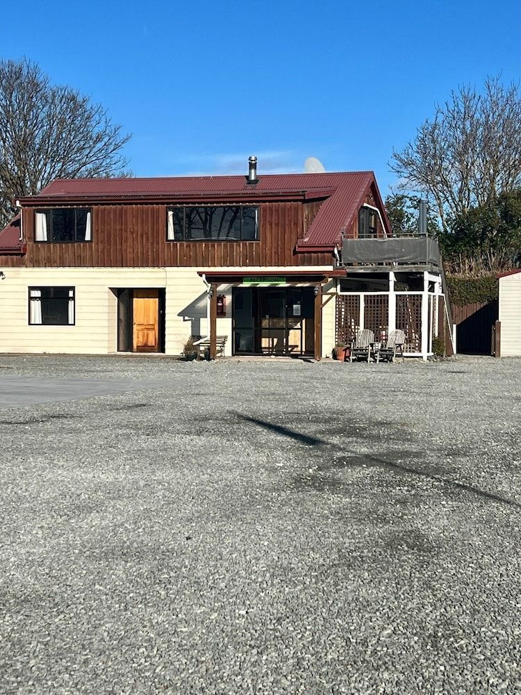 Pinewood Motels 2