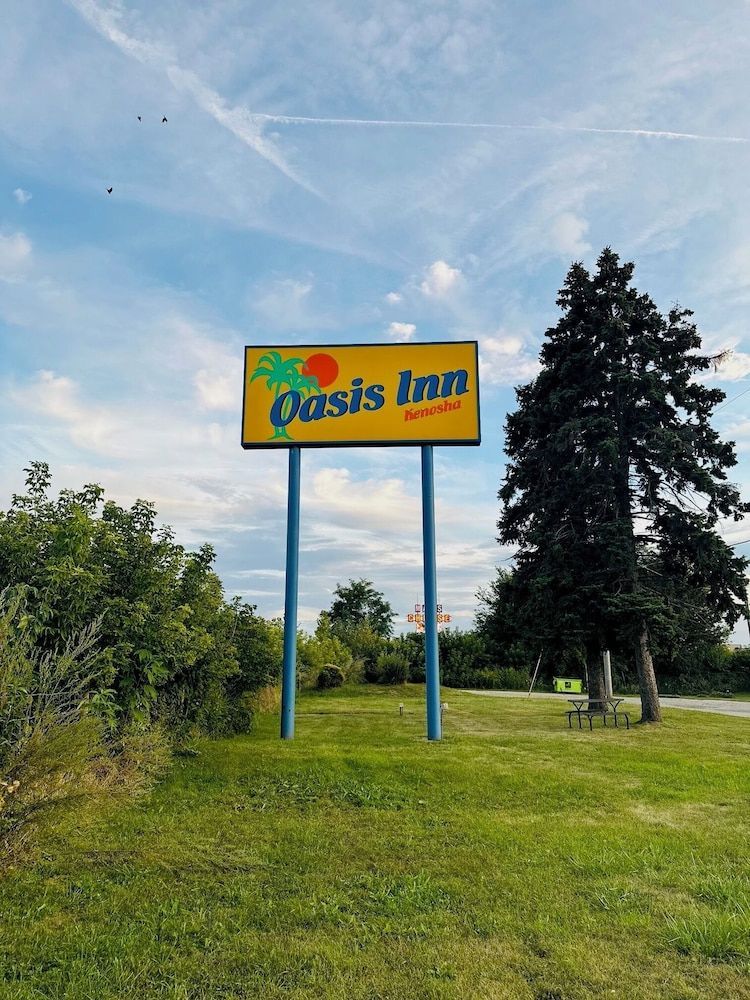 Oasis Inn Kenosha 1