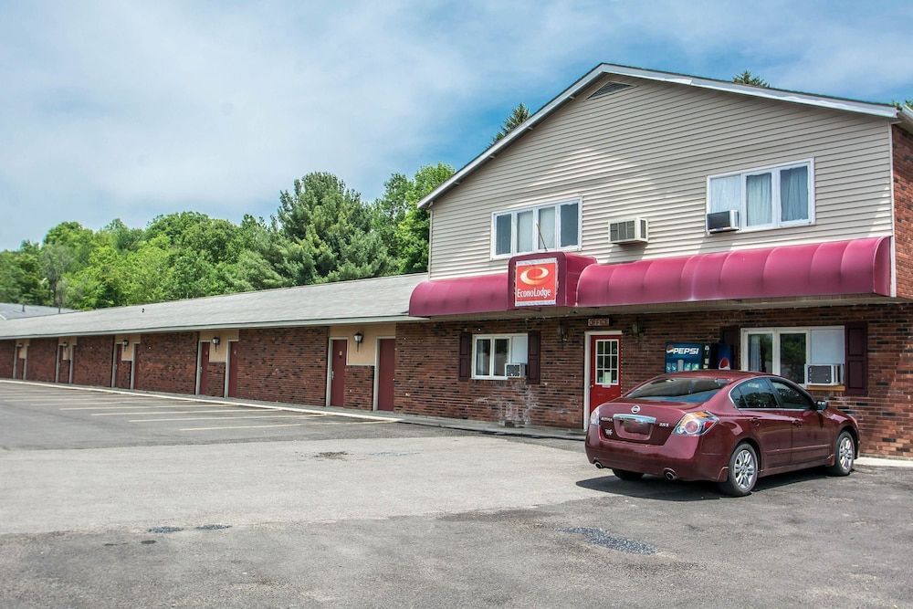 Econo Lodge Hornell 1