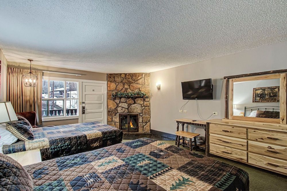Brookside Lodge - Gatlinburg - On the River 1