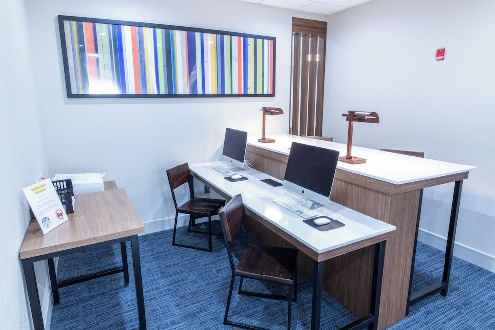 Holiday Inn Express & Suites CRESTVIEW SOUTH I-10 by IHG 1