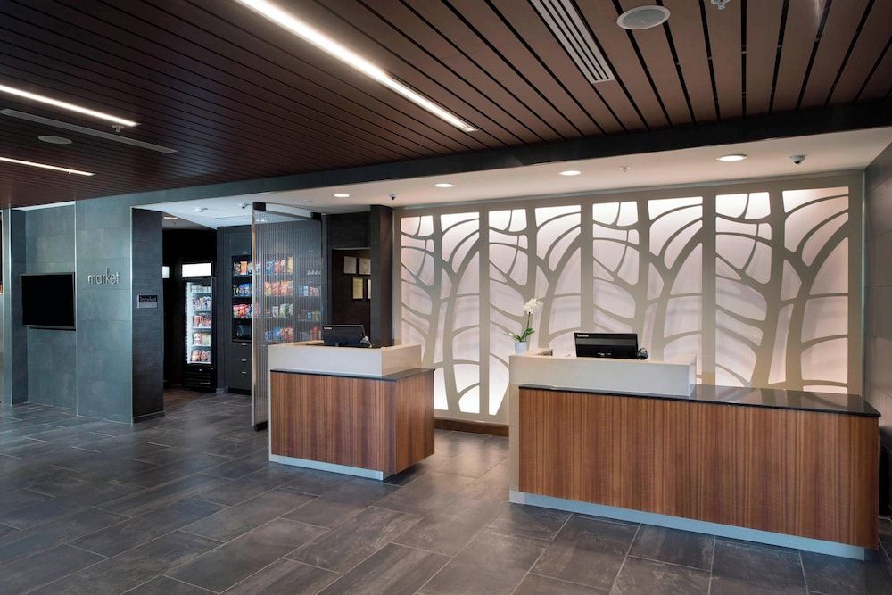 Courtyard by Marriott Atlanta Alpharetta/Avalon Area 2