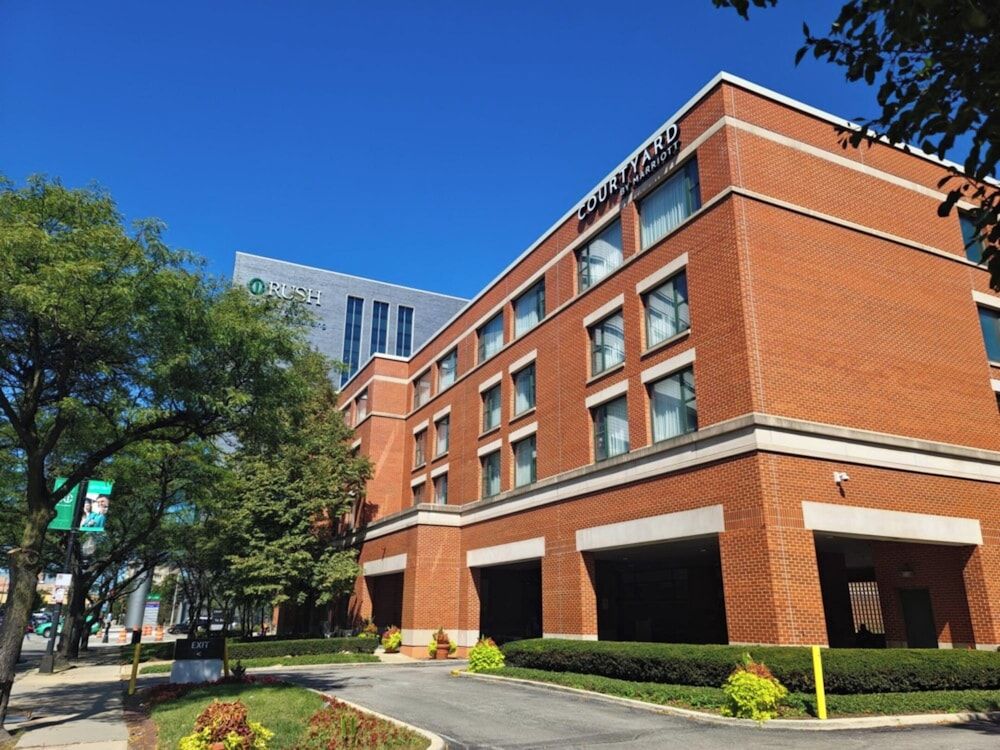 Courtyard by Marriott Chicago at Medical District-UIC 1