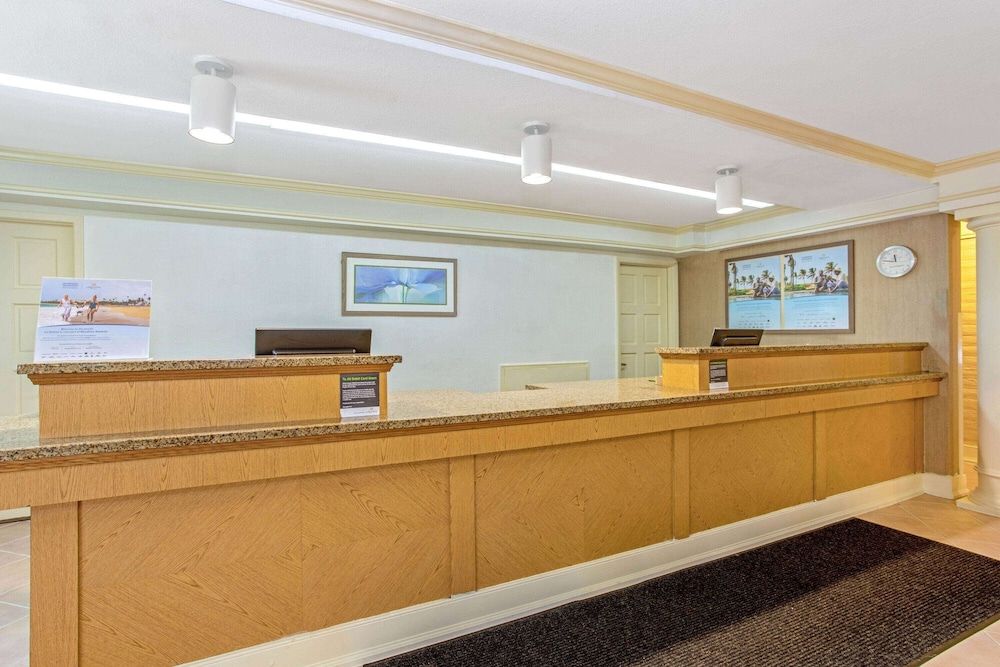 La Quinta Inn by Wyndham Orlando Airport West 2