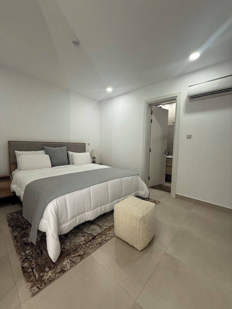 Kinville Suites - Cantonment Living 2