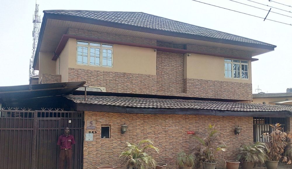 Allure Suites 1