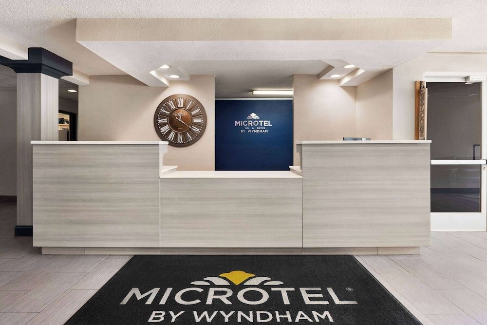 Microtel Inn & Suites by Wyndham Florence/Cincinnati Airport 1
