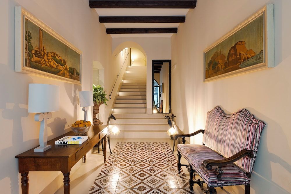 Palazzo Arone dei Baroni di Valentino 1