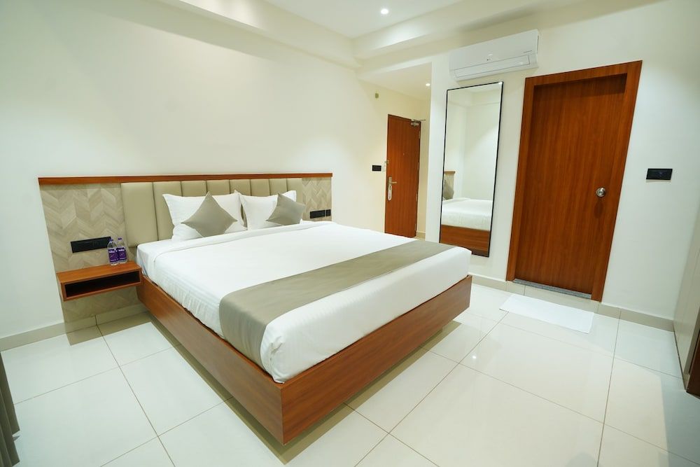 LEONAR HOTEL 1