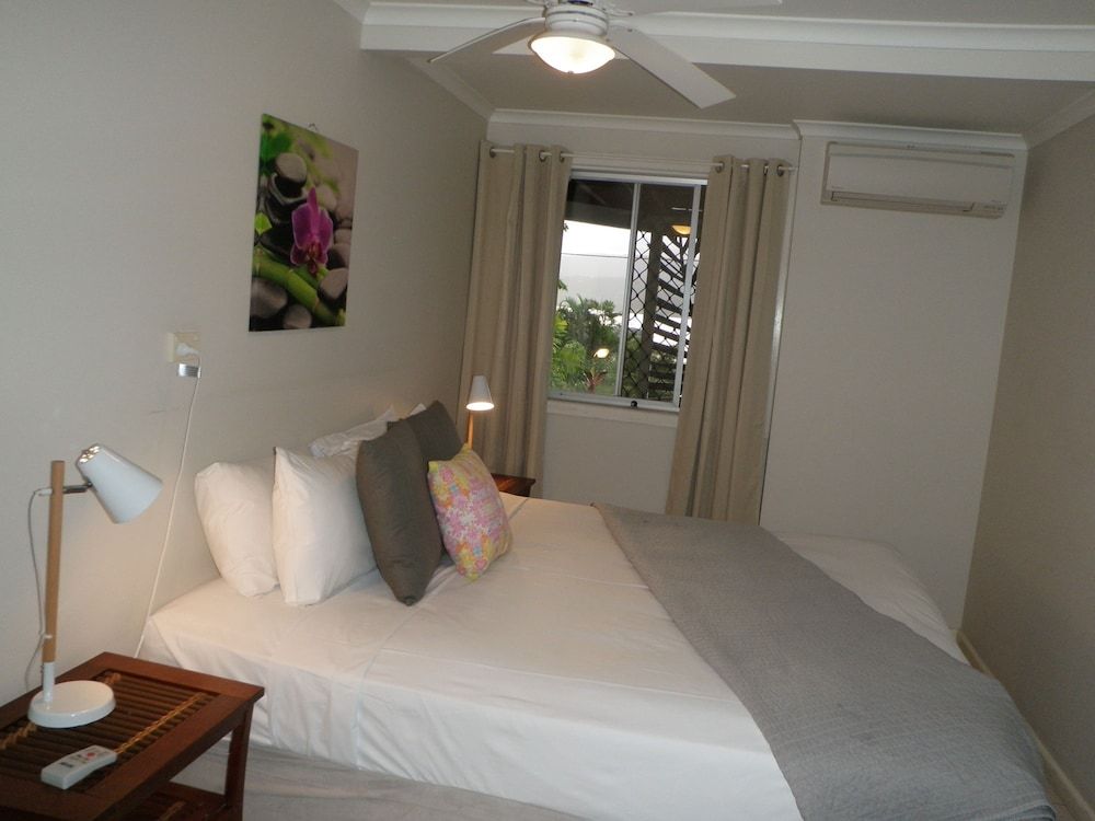 Airlie Apartments 1