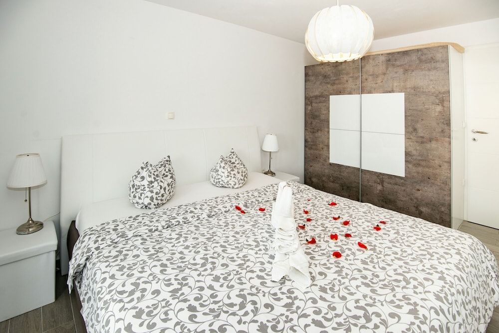 Apartments Mali Nono 2