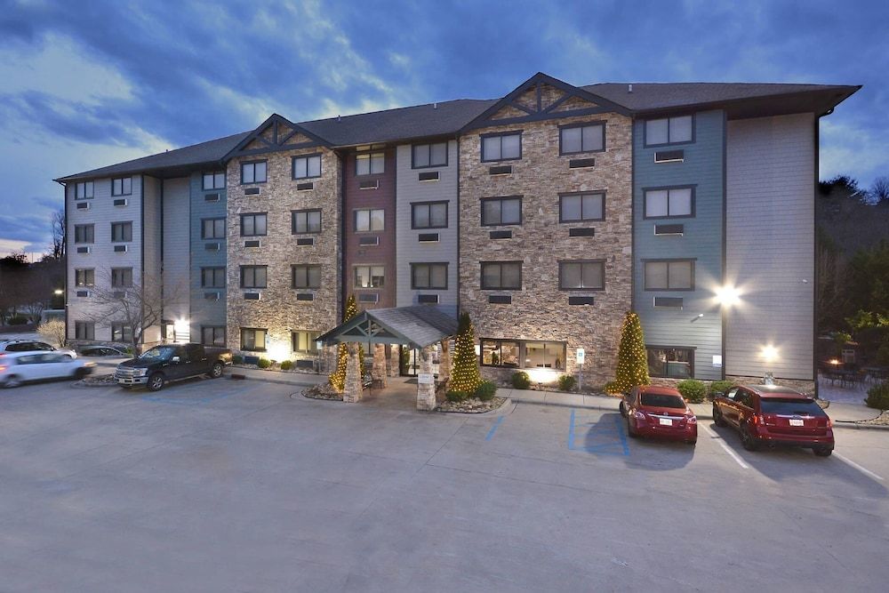 Brookstone Lodge near Biltmore Village, an Ascend Collection Hotel 1