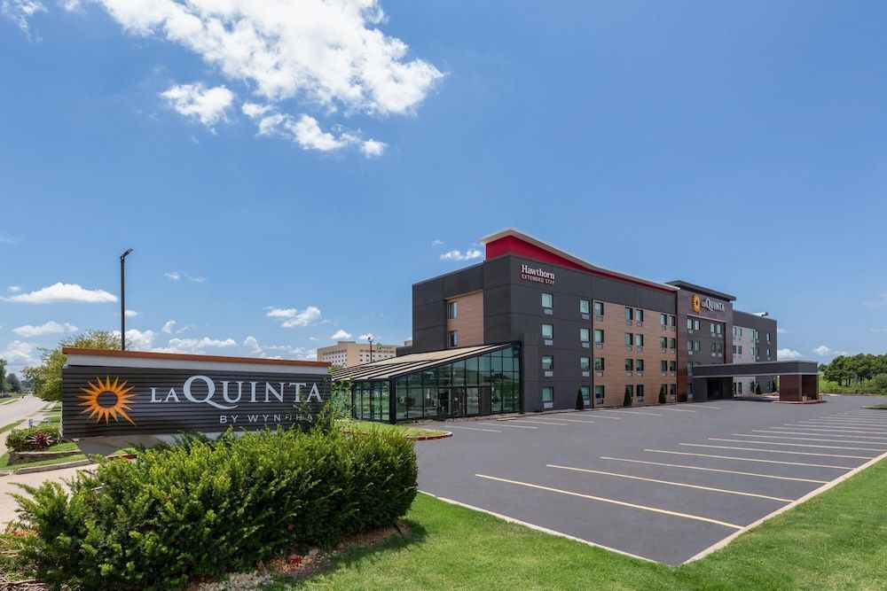 Hawthorn Extended Stay by Wyndham Springdale 1