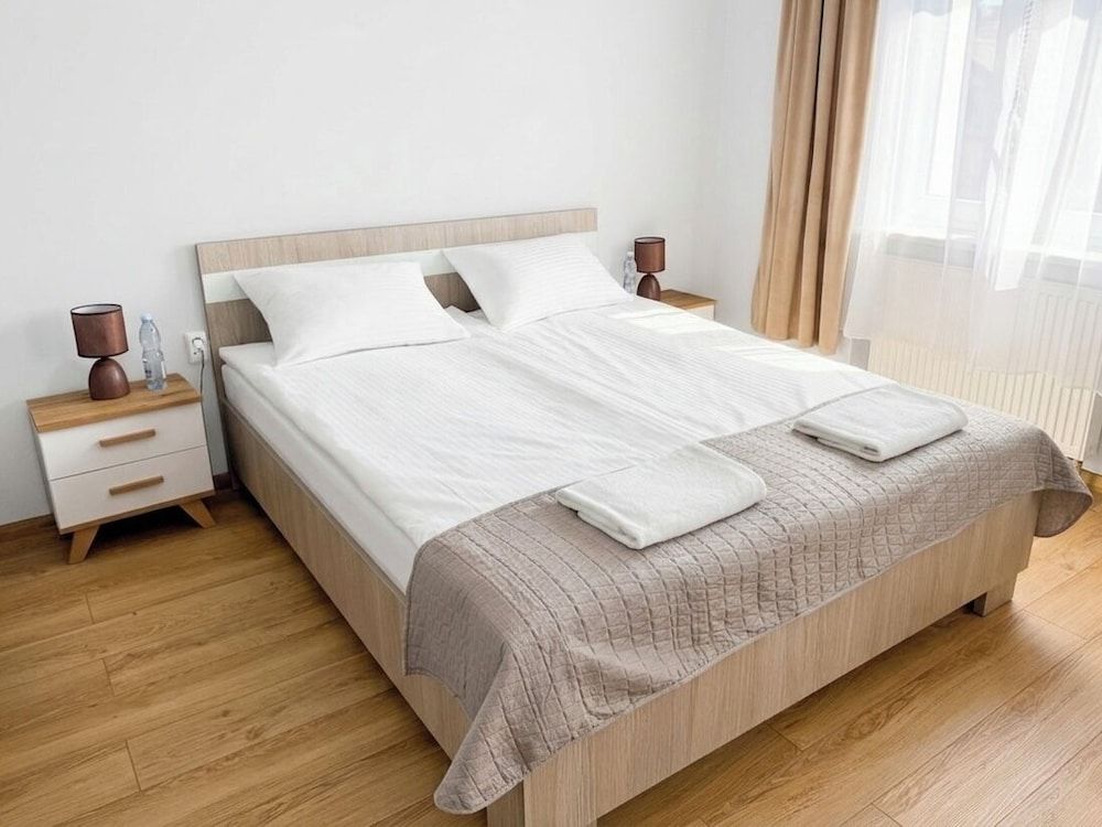 Astral - private rooms close to Airport & PTAK EXPO 1