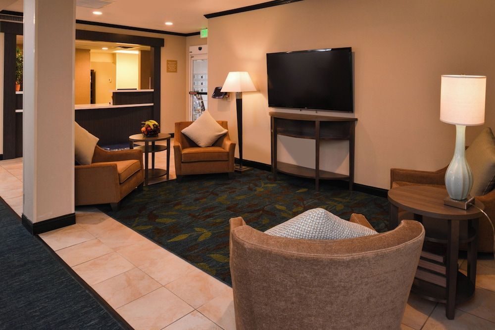 Candlewood Suites BOISE - TOWNE SQUARE by IHG 1