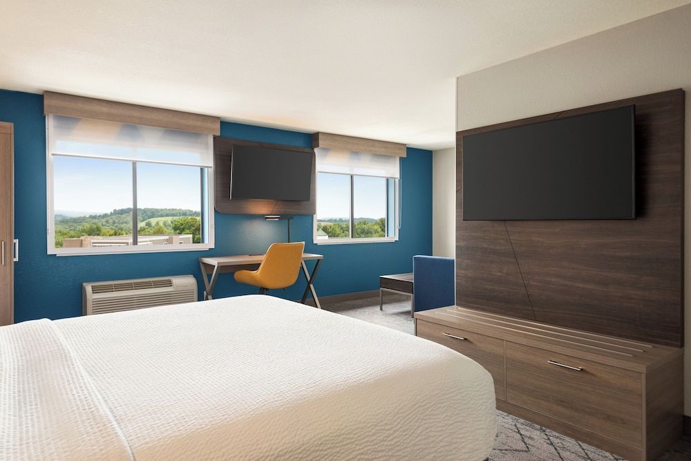 Holiday Inn Express MORGANTOWN by IHG 2