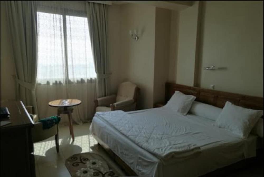 Le Cristal Hotel 1