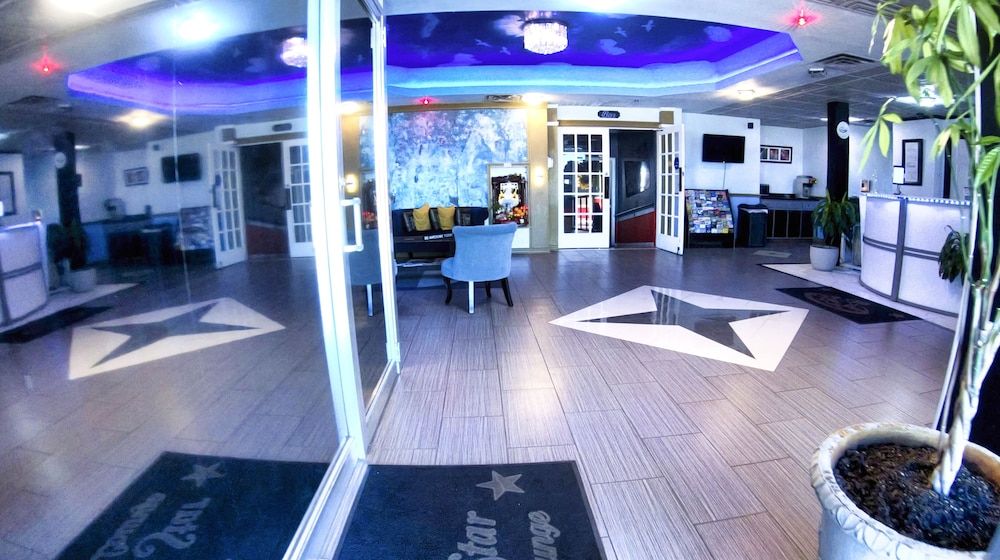 R Nite Star Hotel At Arlington Entertainment District 2