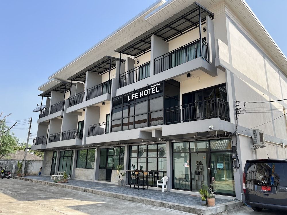 Life Hotel Rongkhun - White Temple Chiangrai 1