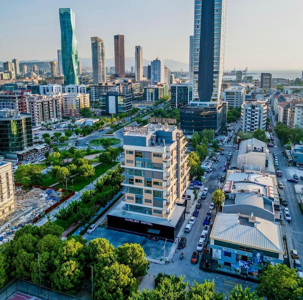 Marlen Hotel Bayraklı 1