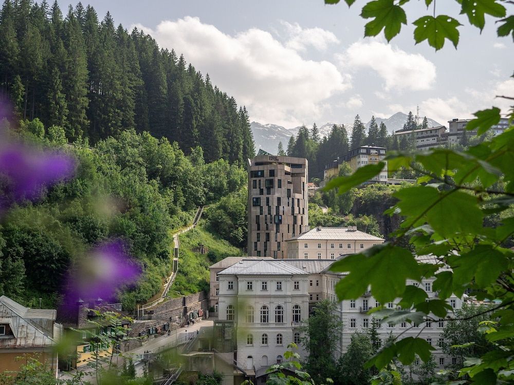 Urban Nature Bad Gastein - Badeschloss 1
