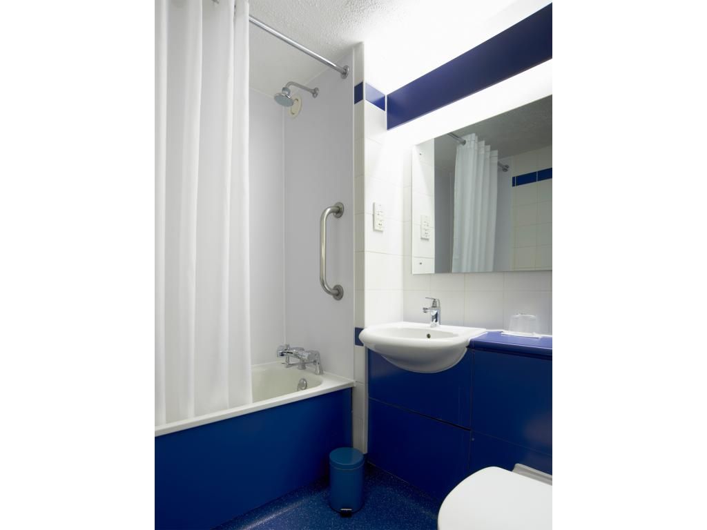 Travelodge Crewe 1