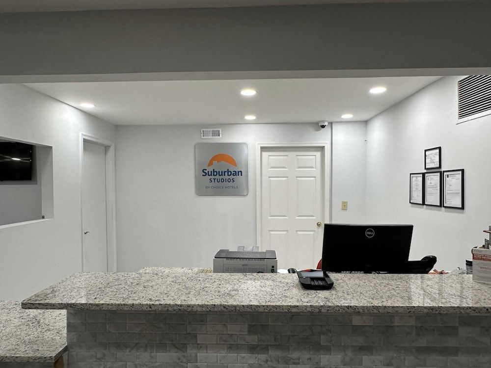 Suburban Studios Newport News - Hampton 2
