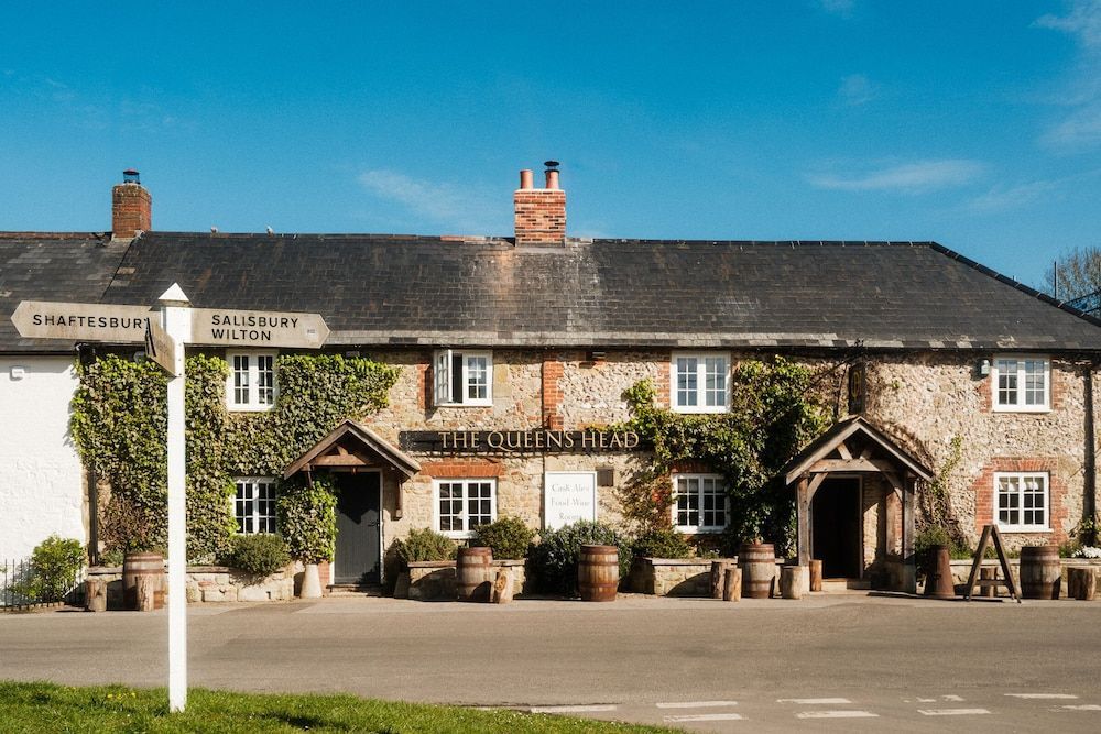The Queen's Head 1