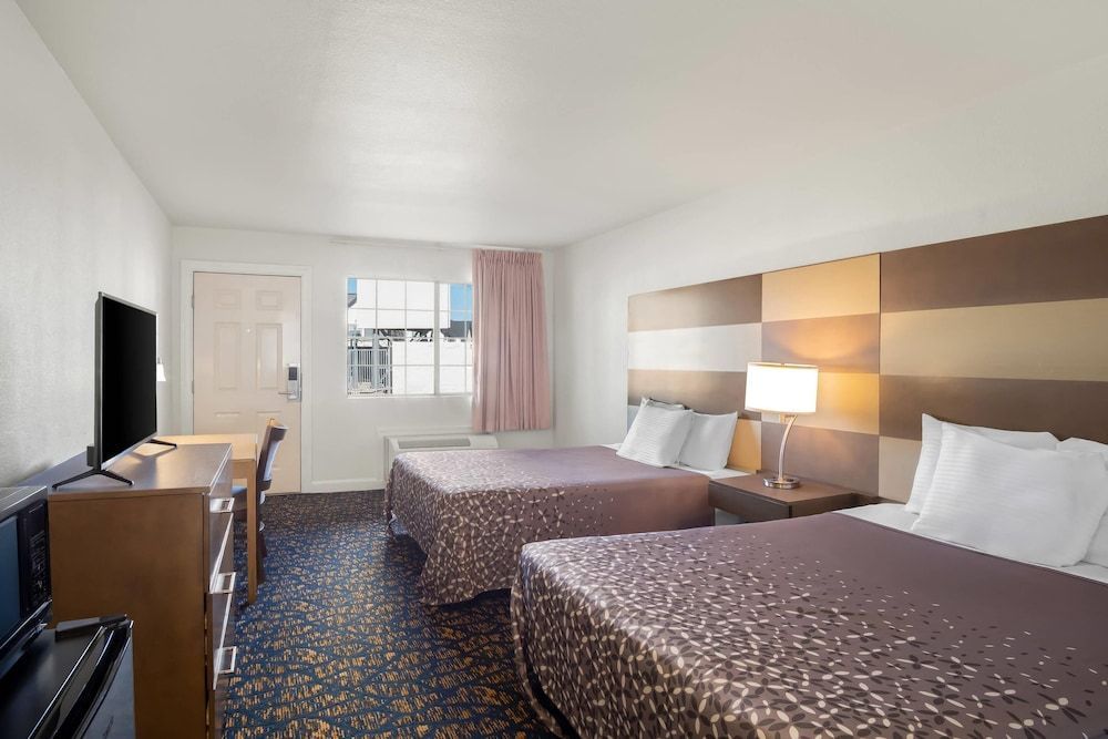Rodeway Inn Garland Harbor Point 1