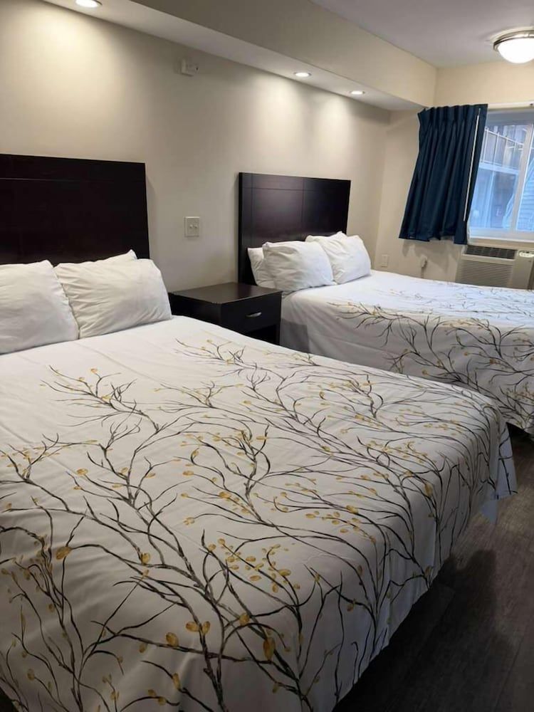 Belleville Motor Lodge 2