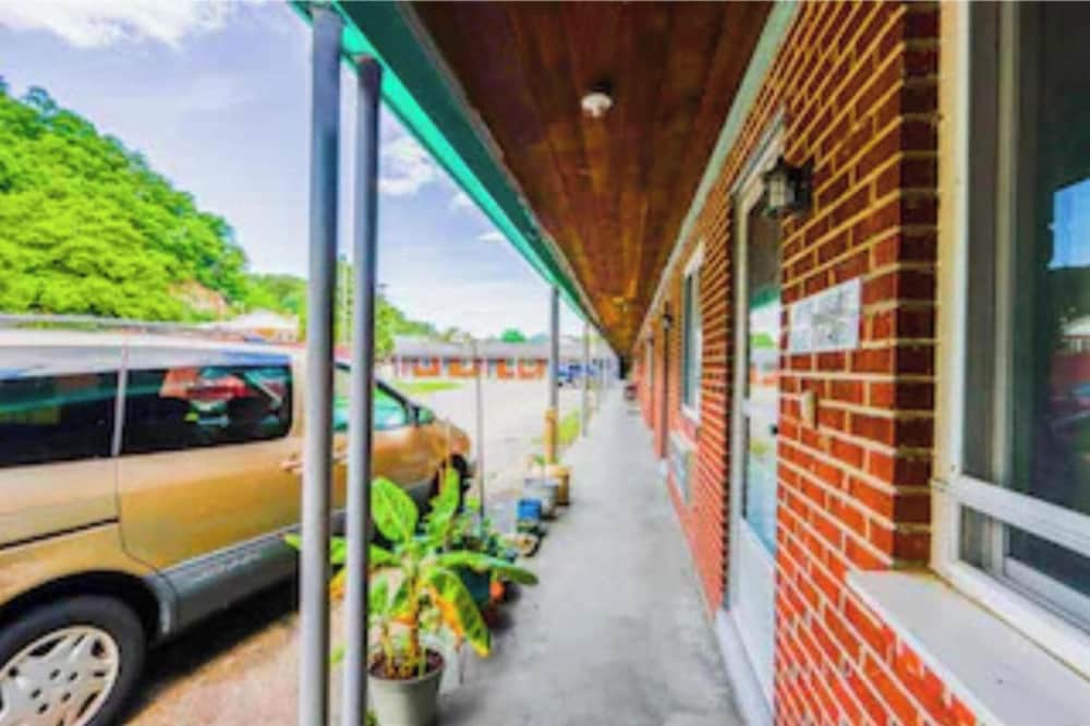 Travelers Inn by OYO Beaver, Hwy 19 1