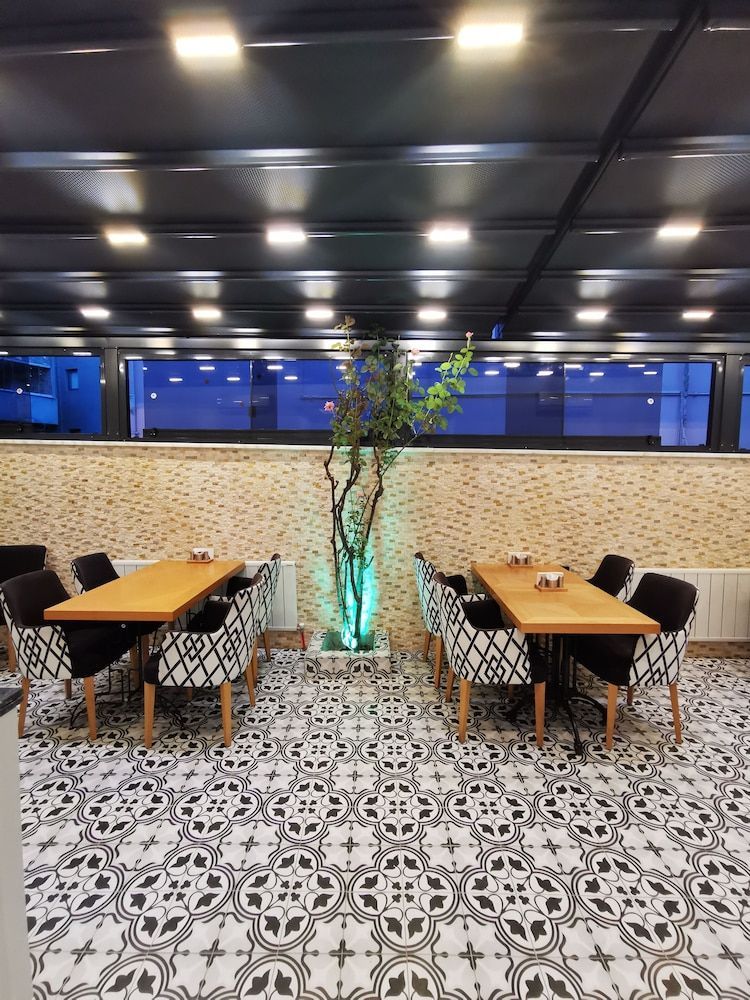Luxx Garden Hotel 2