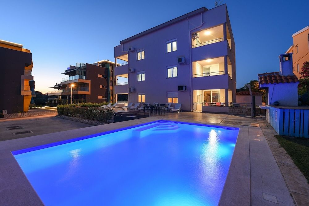 Sunset Beach Suites 1