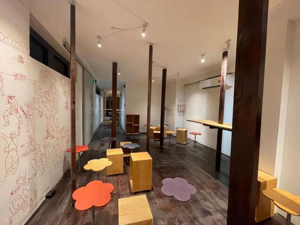 Hanique Cafe and Stay 2