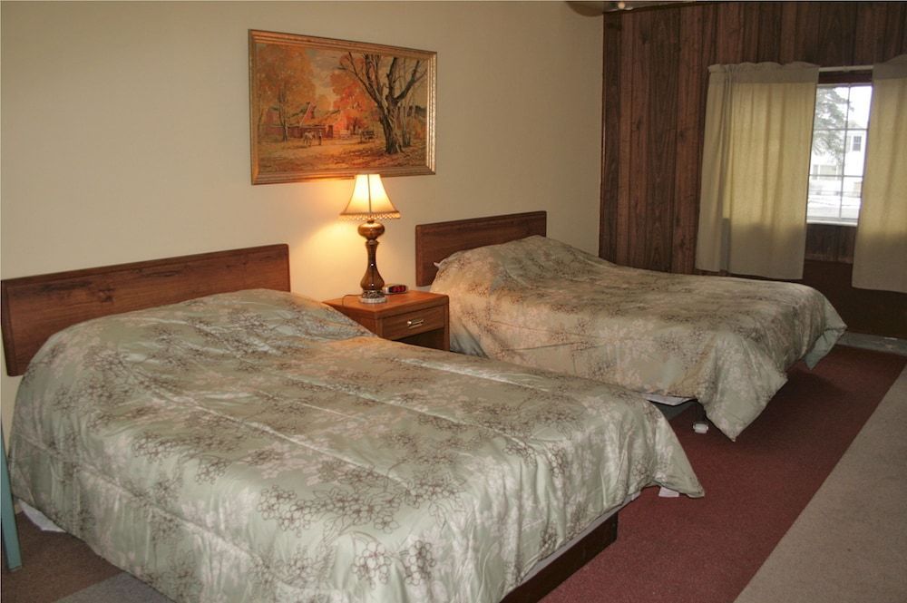Mountaineer Motel 2