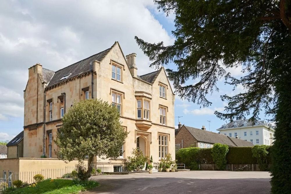 Cotswold Grange 1