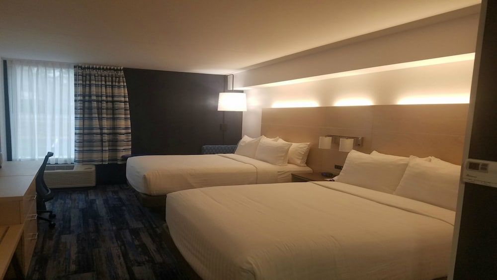 Holiday Inn Express WILLIAMSBRG BUSCH GARDENS AREA by IHG 2