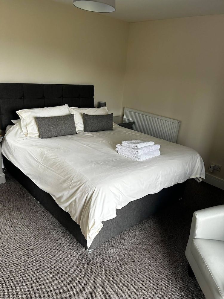 Chevin End Guest House 2