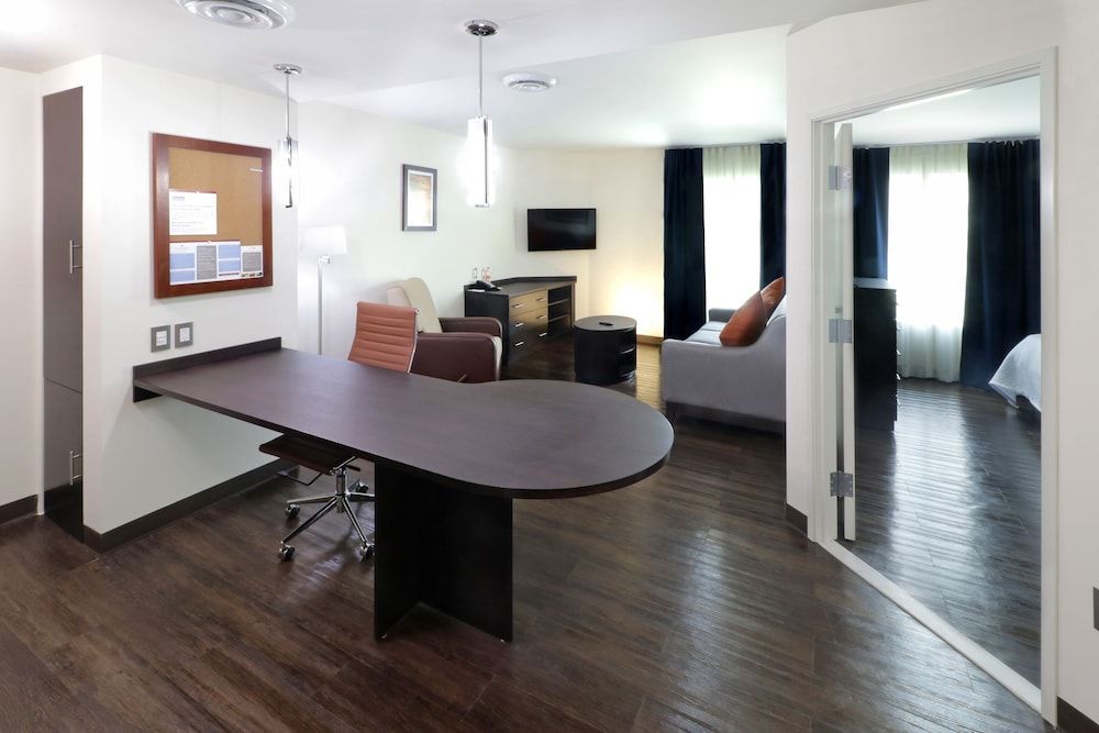 Candlewood Suites CELAYA by IHG 2