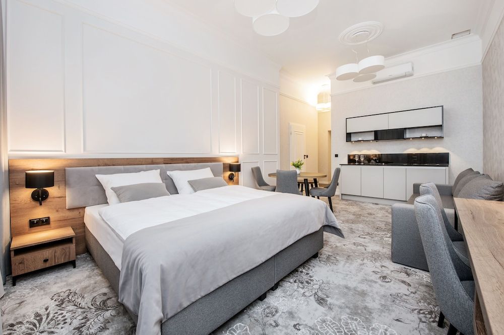 Vinfort Aparthotel - Krakow Old Town 1