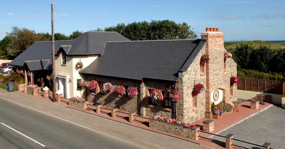 New Overlander Inn 1