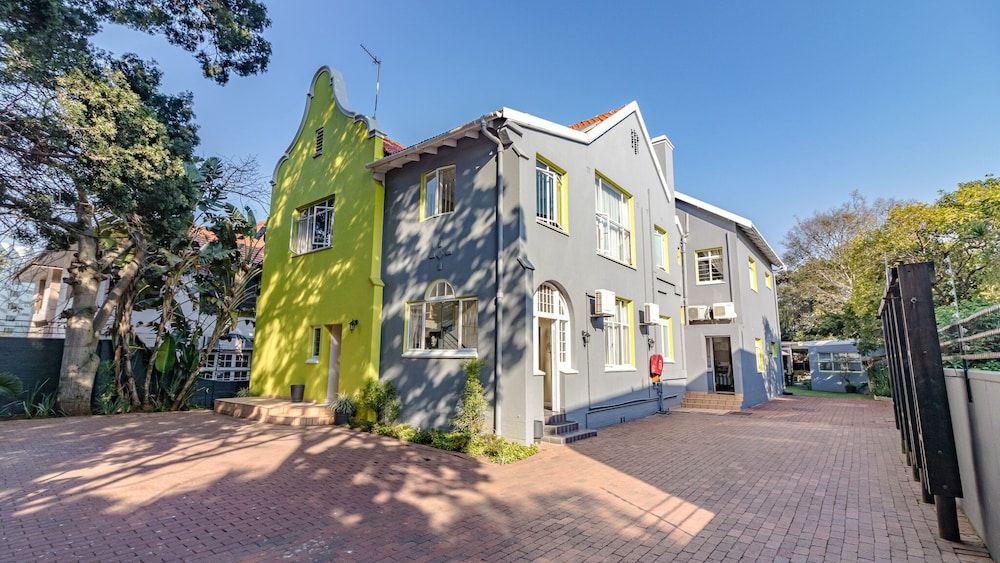 Silver Oaks Boutique Hotel 1