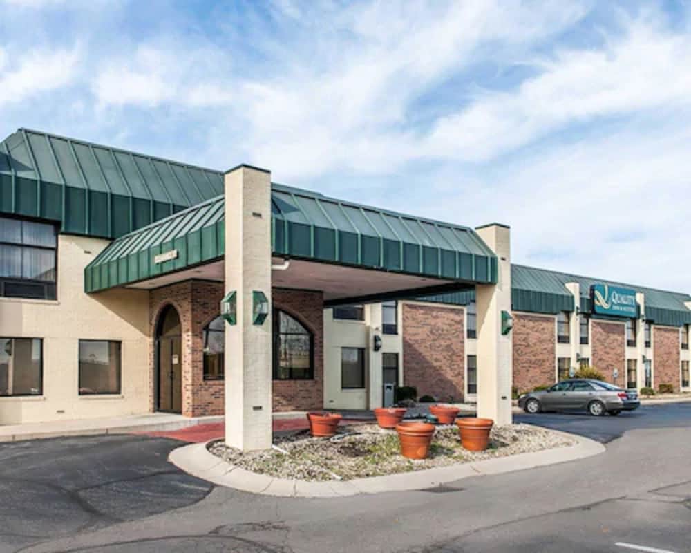 Quality Inn & Suites Shelbyville I-74 1